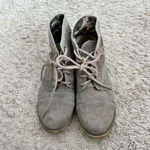 Jellypop Gray Ankle Boots